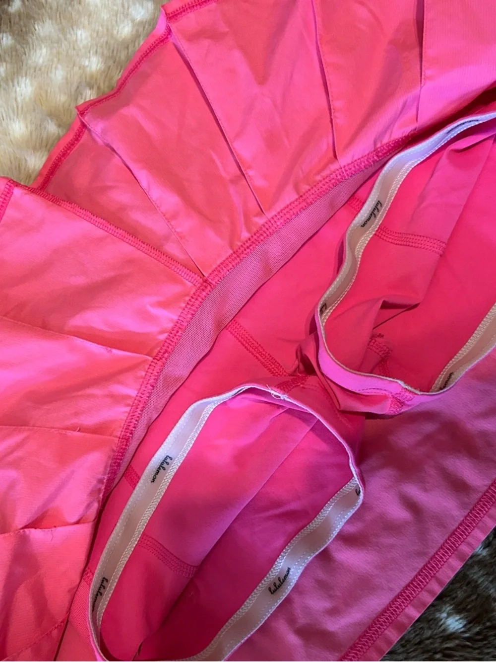 “Vintage” Lululemon Hot Pink Run Pace Setter tennis skirt size 4 - Picture 8 of 9